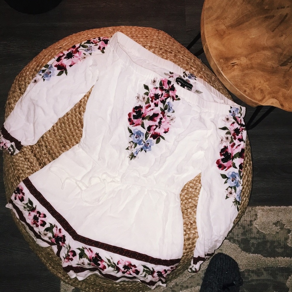 Kendall & Kylie off the shoulder romper ✨